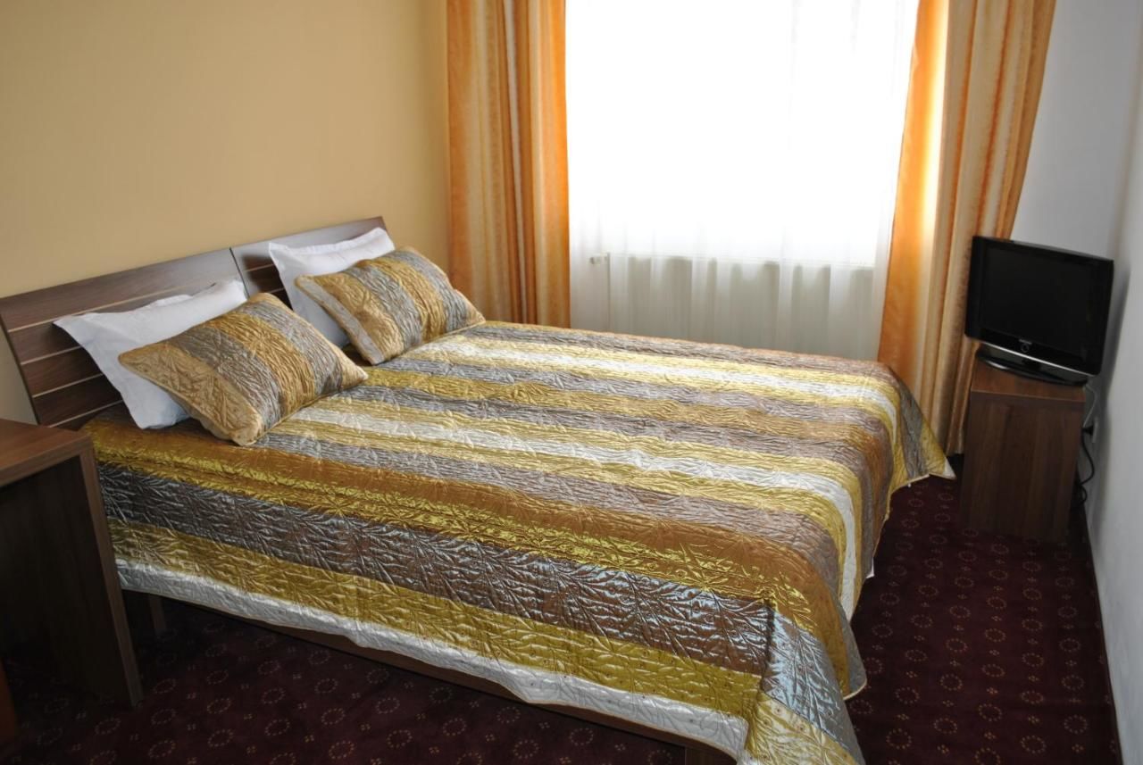 Отель Hotel Global Брашов-7